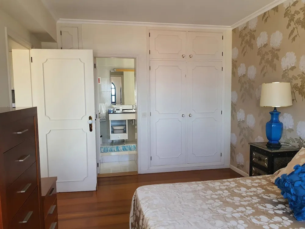Luzia's Apartment - 2 Bedroom Apartment Sleeps 4