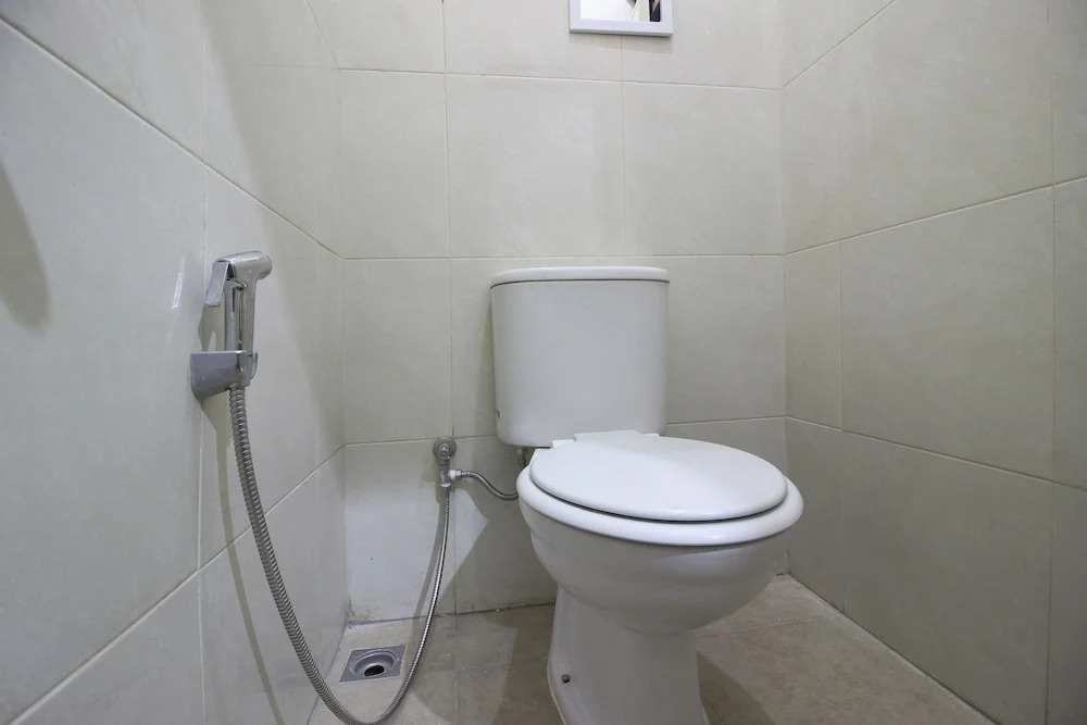 RedDoorz Plus near STIE YKPN 2