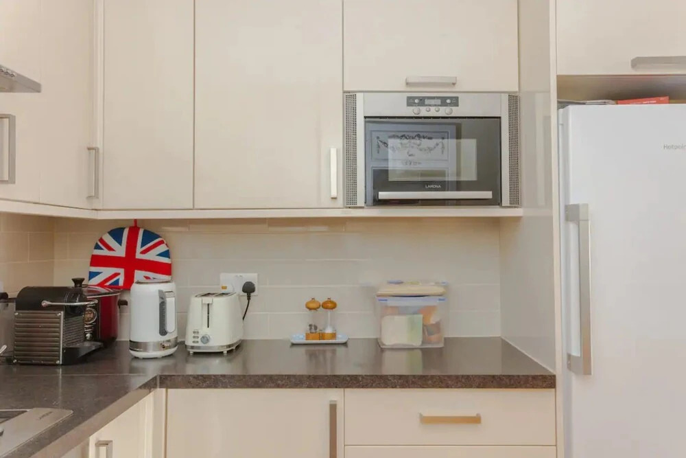 Peaceful 2 Bedroom Apartment in Affluent Fulham