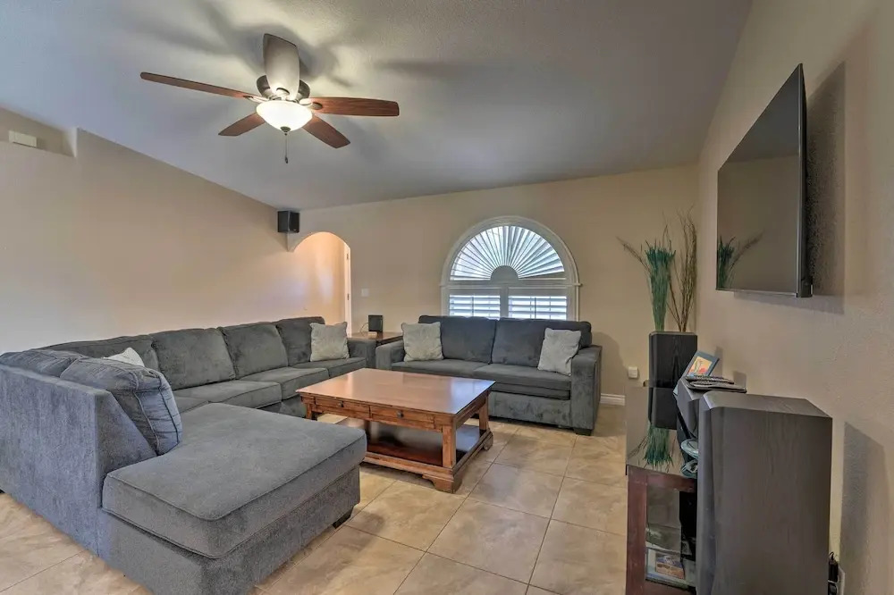 Temp-controlled Pool: Lake Havasu Escape, Mtn View