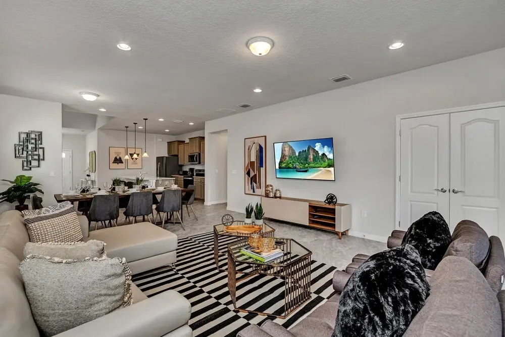 8919 Windor Westside