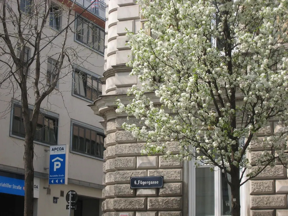 Westend City Hostel