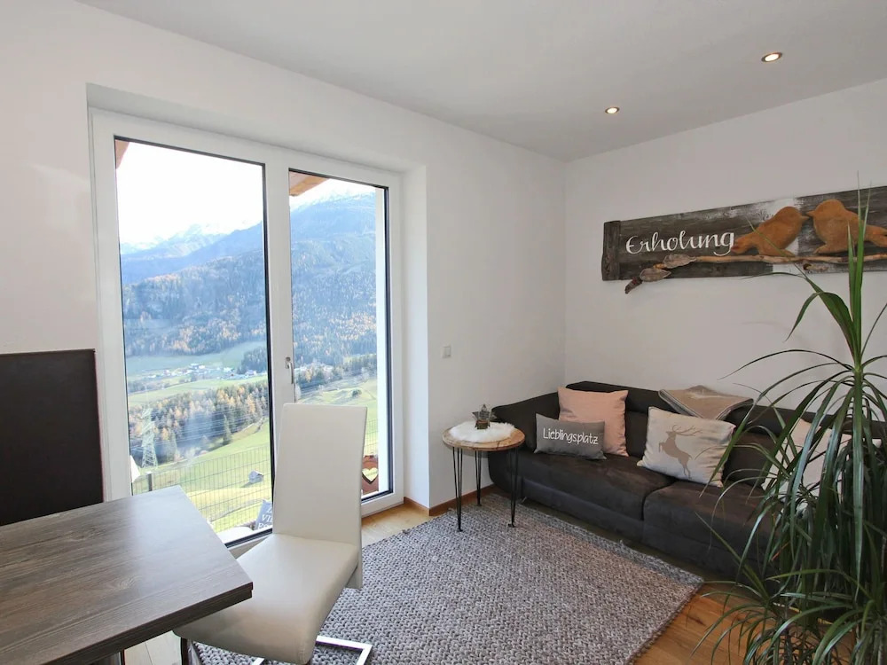 Valley-view Apartment With Garden in Wenns