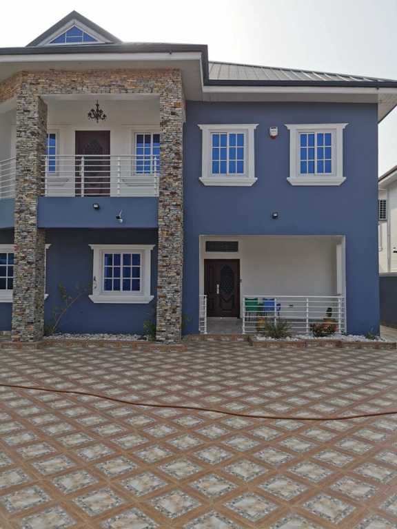 1 Bed Apartment Sleeps 2 - Parking Garden Wifi