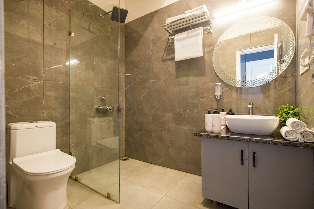 Alaya Stays Evara Serene 4BHK Villa