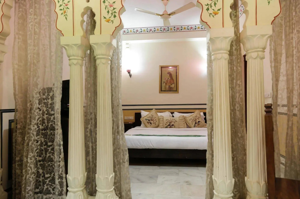 Rani Mahal Hotel