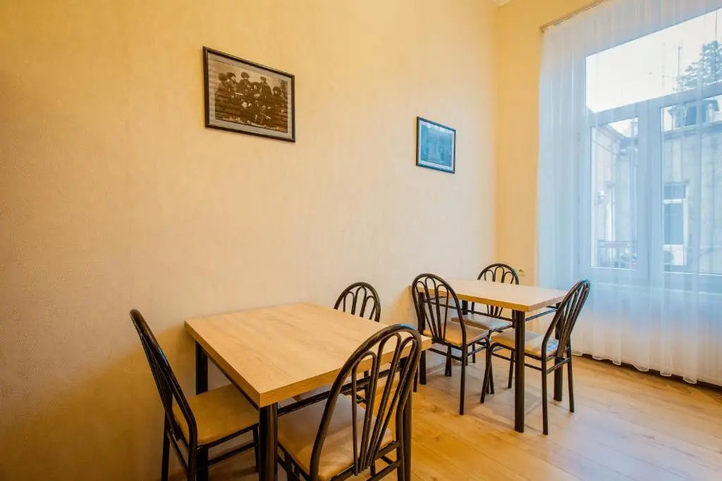 Galaktionis Apartment.3 min to Liberty Square