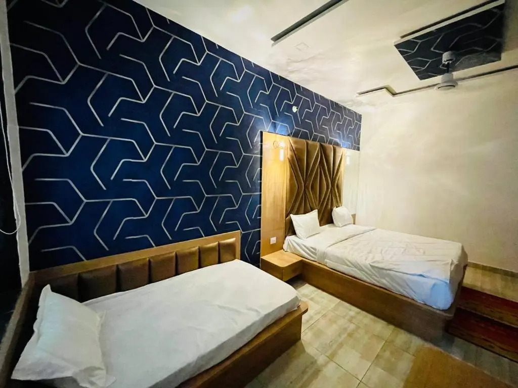 Hotel B P Emerald, Mathura