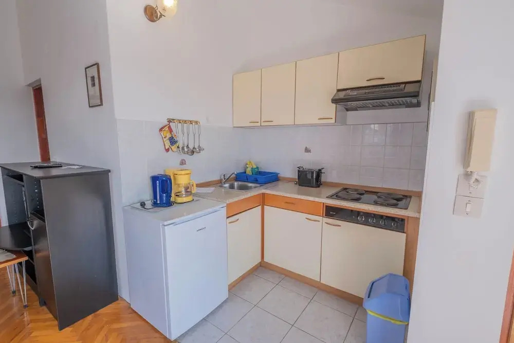 Apartment Miskic 4
