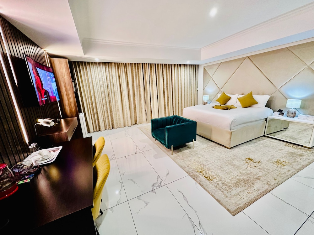H & H Boutique & SPA