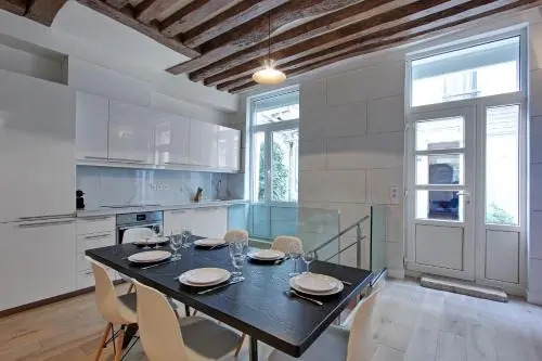 Pick a Flat's Apartment in le Marais - rue Vieille du Temple