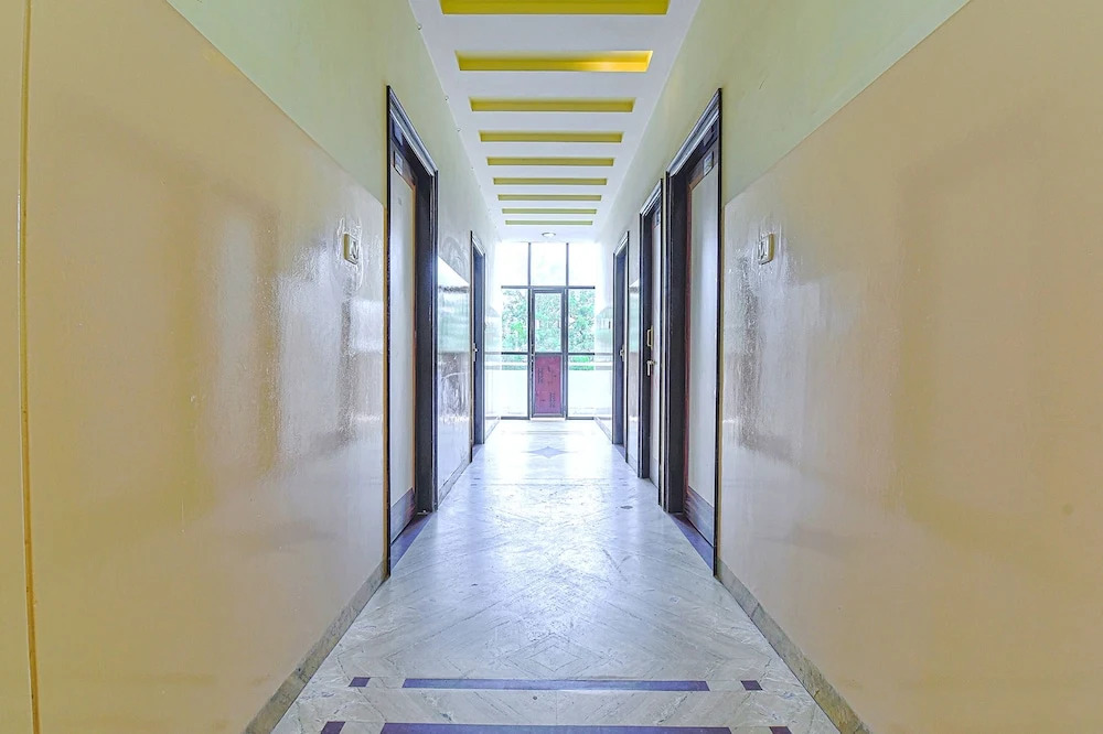 Fabhotel The Grand Kailash