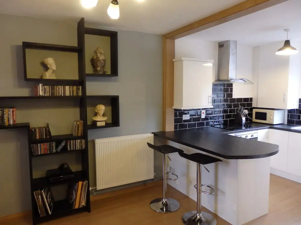 40 Salisbury Court Apartment