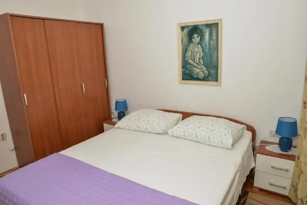 Apartments Sestan