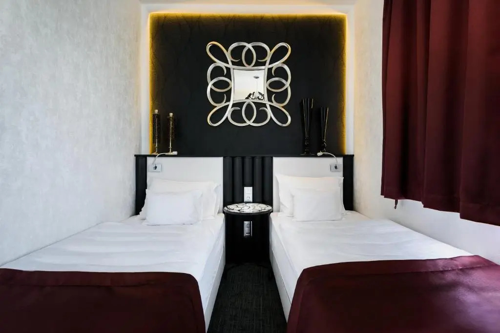 RQ Boutique & Unique Hotel