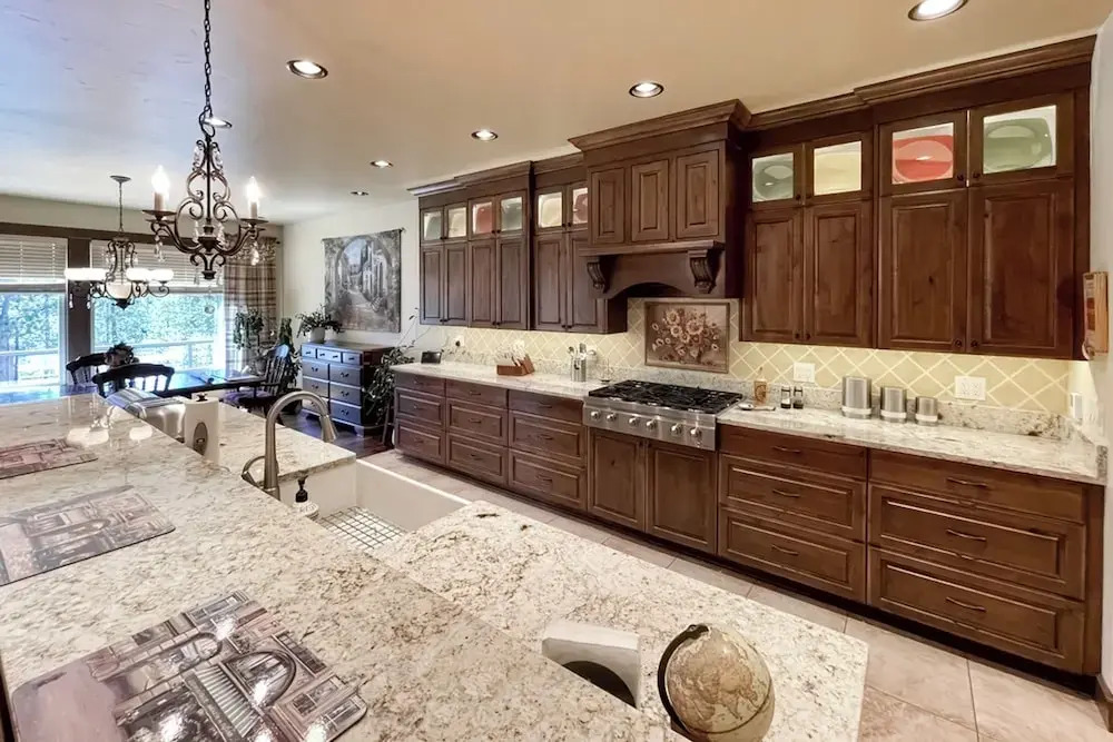4BR Home on the Deschutes River 5 min to Sun River