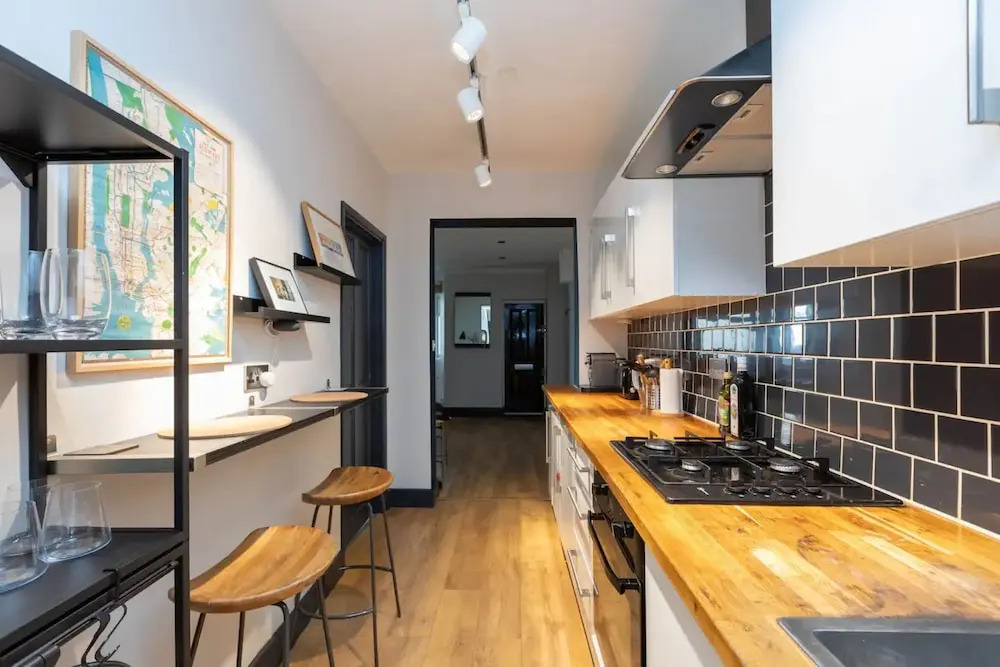 Stylish 2 Bedroom Flat With Large Private Garden
