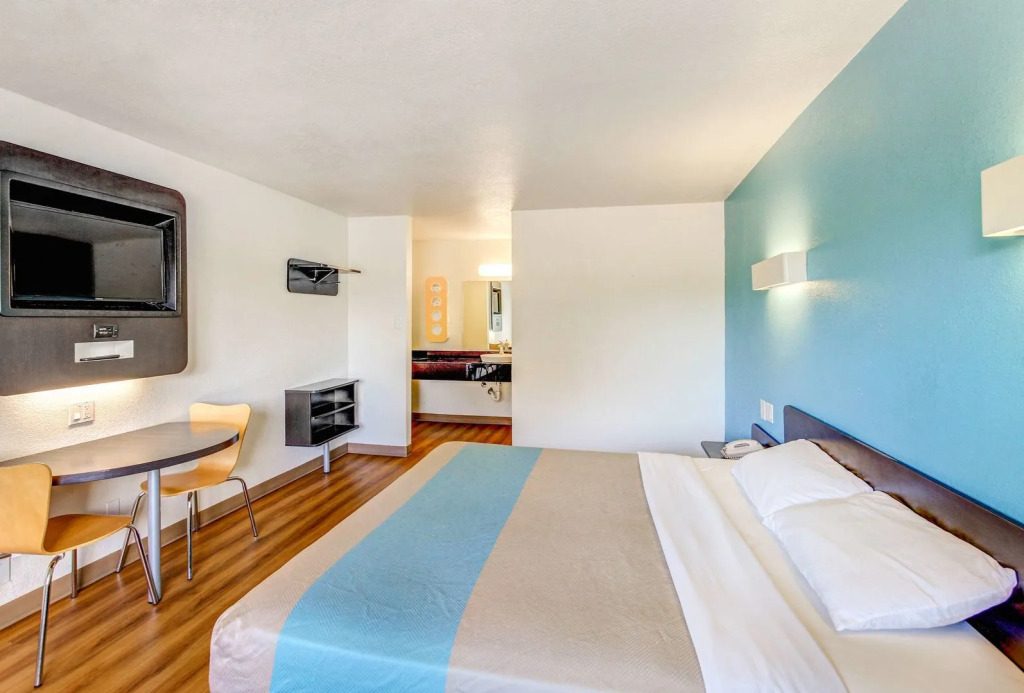 Motel 6 Waco - Lacy Lakeview