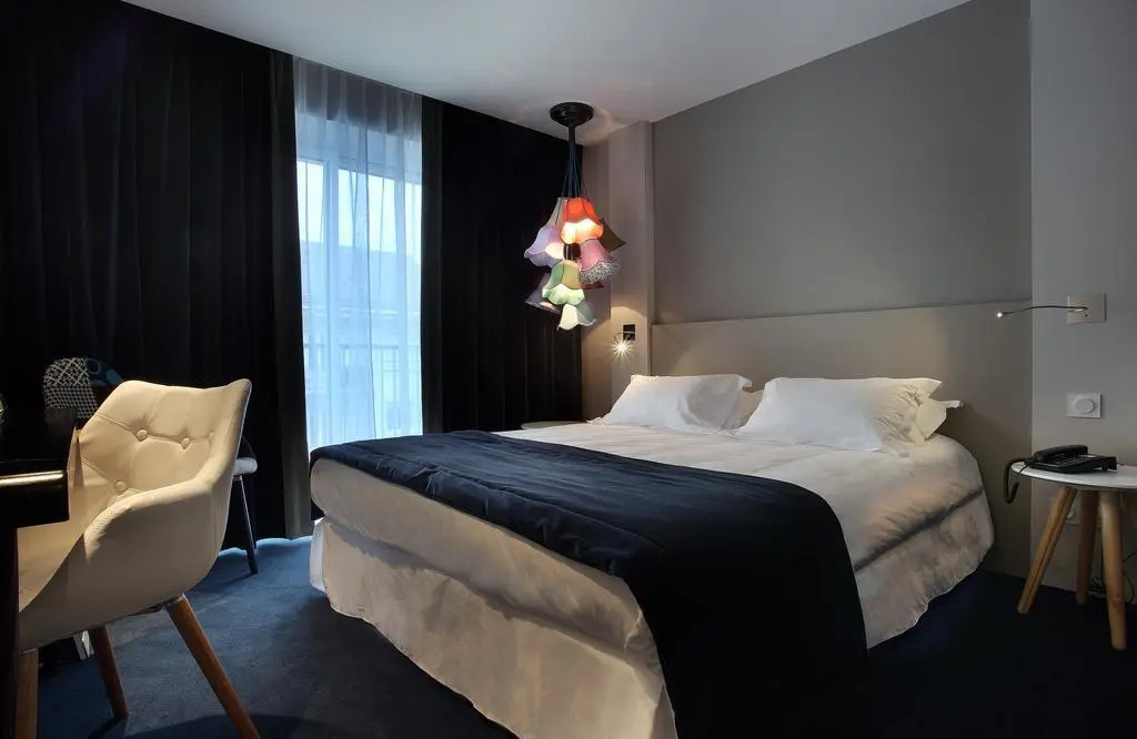 Hotel le Cinq Hyper - Centre