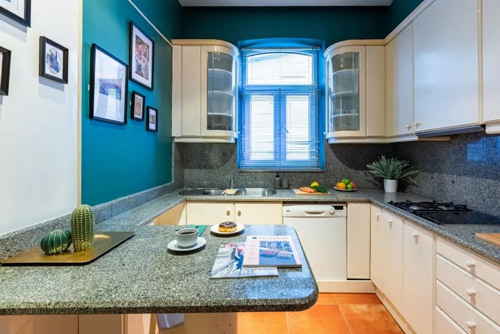Flat With Balcony and Bosphorus View in Beyoglu