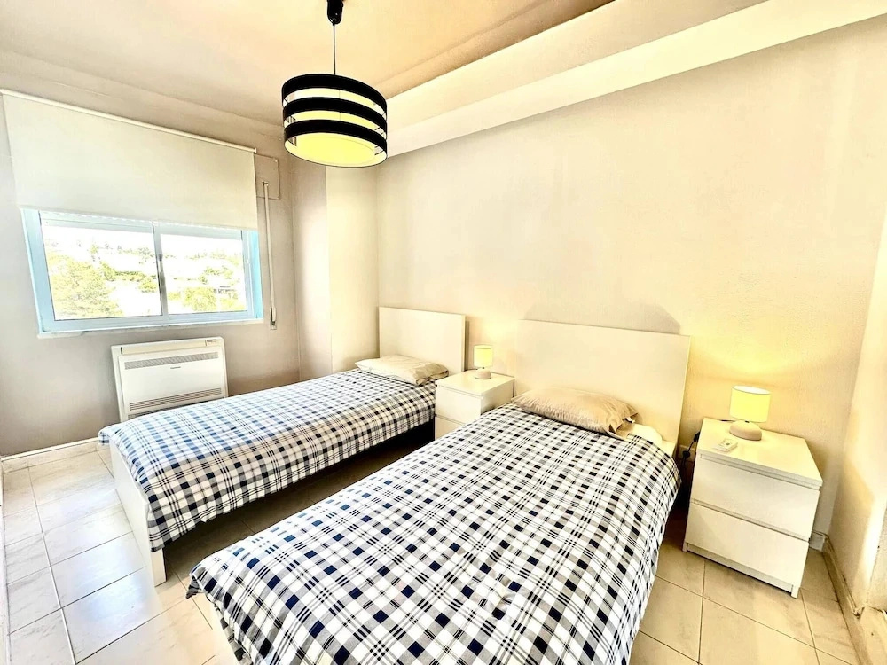 Max Crib Sea View Apart With AC and Garage