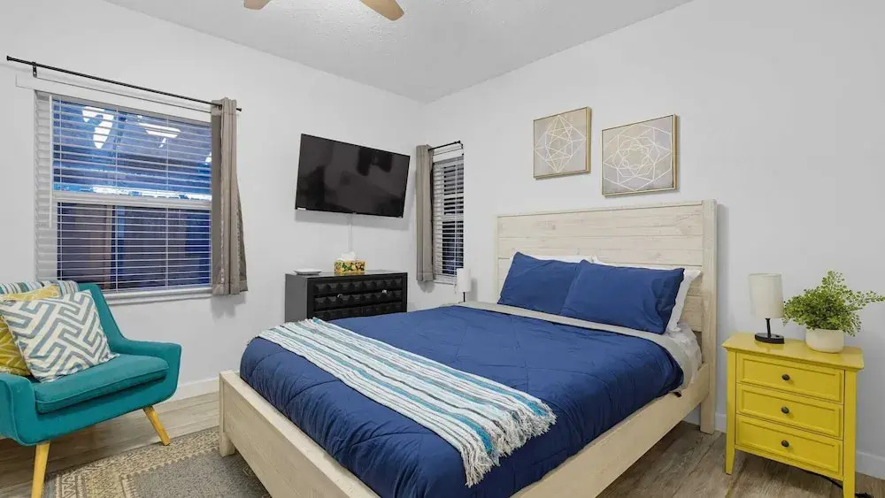Fort Lauderdale Escape With Pool, Hot Tub & Dual Kitchens Paradise Stay by Avantstay
