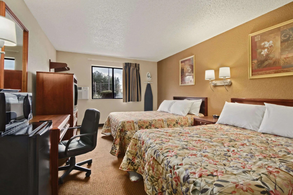Super 8 by Wyndham Richmond Airport VA