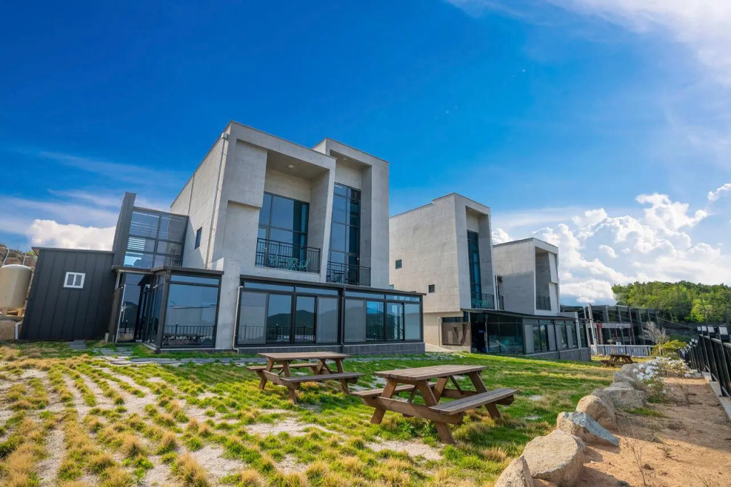 Yeosu Wellstay Pool Villa