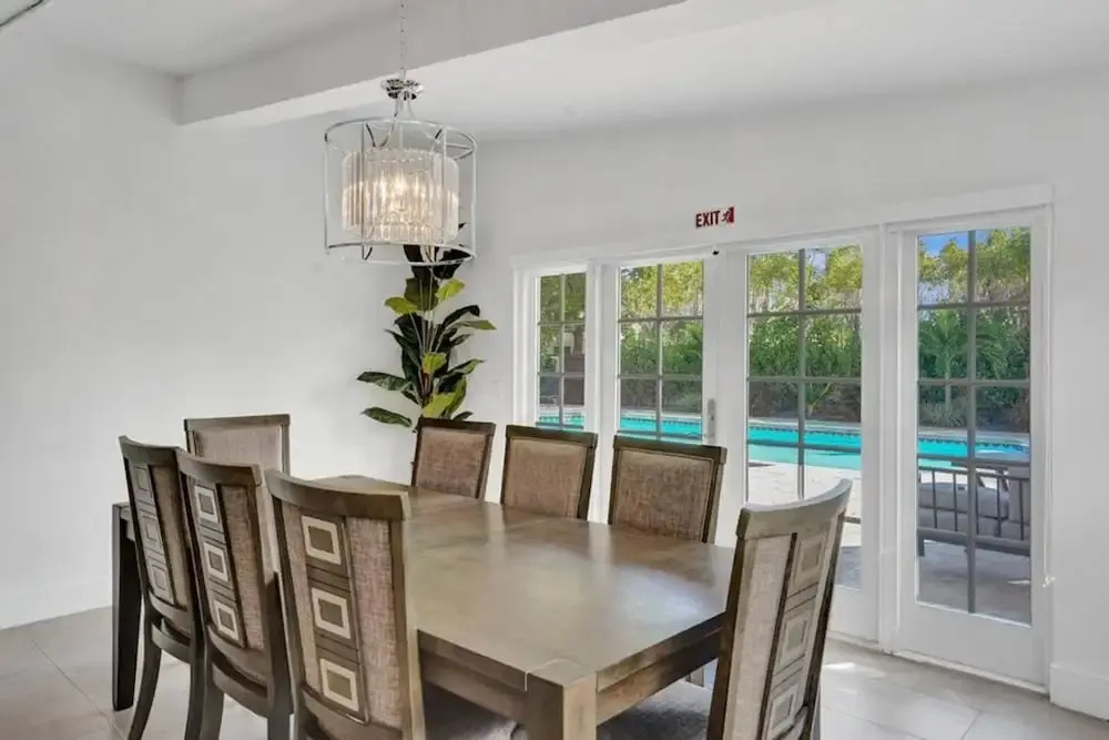 Pool House 3 Bedroom Home Victoria Park