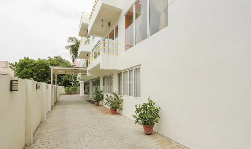 Treebo Vapr Guindy Ekkatuthangal