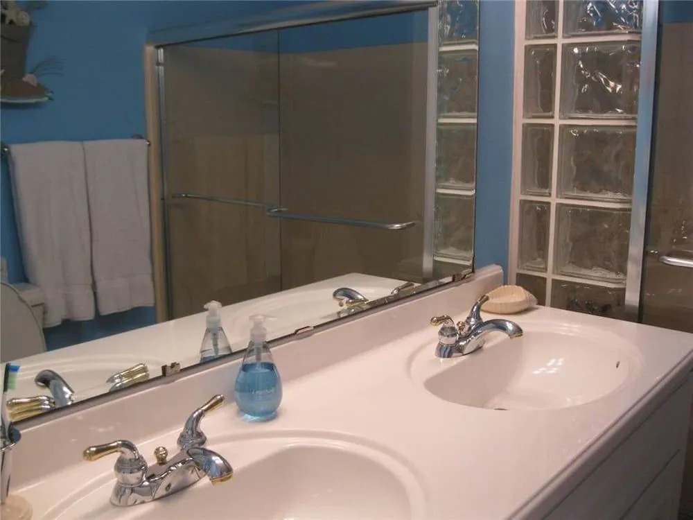 Drayton 402 - 3 Br Condo
