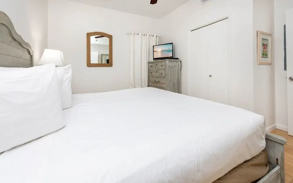 Phoenix Vi 61102 1 Bedroom Condo