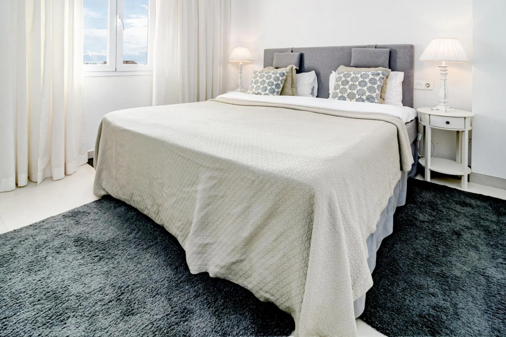 CP - Modern Beachside Apartment in Estepona
