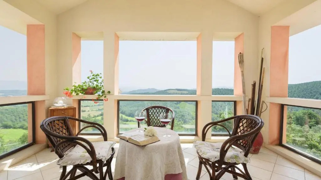 VILLA VITTORIA DANGHIARI 7&3, Emma Villas