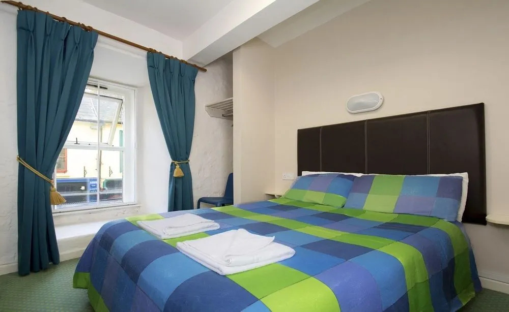 Snoozles Hostel