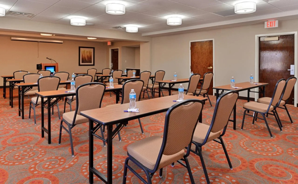 Holiday Inn Express Hotel & Suites Indianapolis W - Airport Area by IHG
