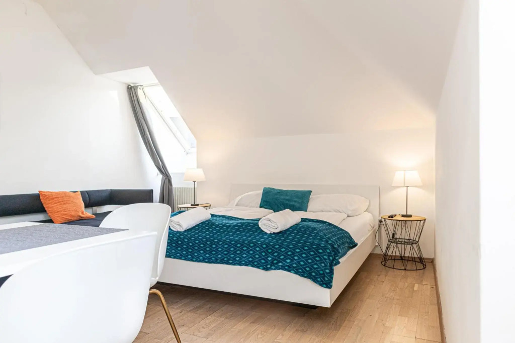 Lovely 2 Apartments - Suitable for Long Stays