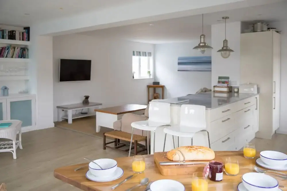 Family Seaside Retreat - 5 minutes to Beach