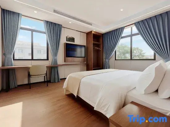 Haokejia Hotel (Lingshui Clear Water Bay Nanwan Monkey Island)