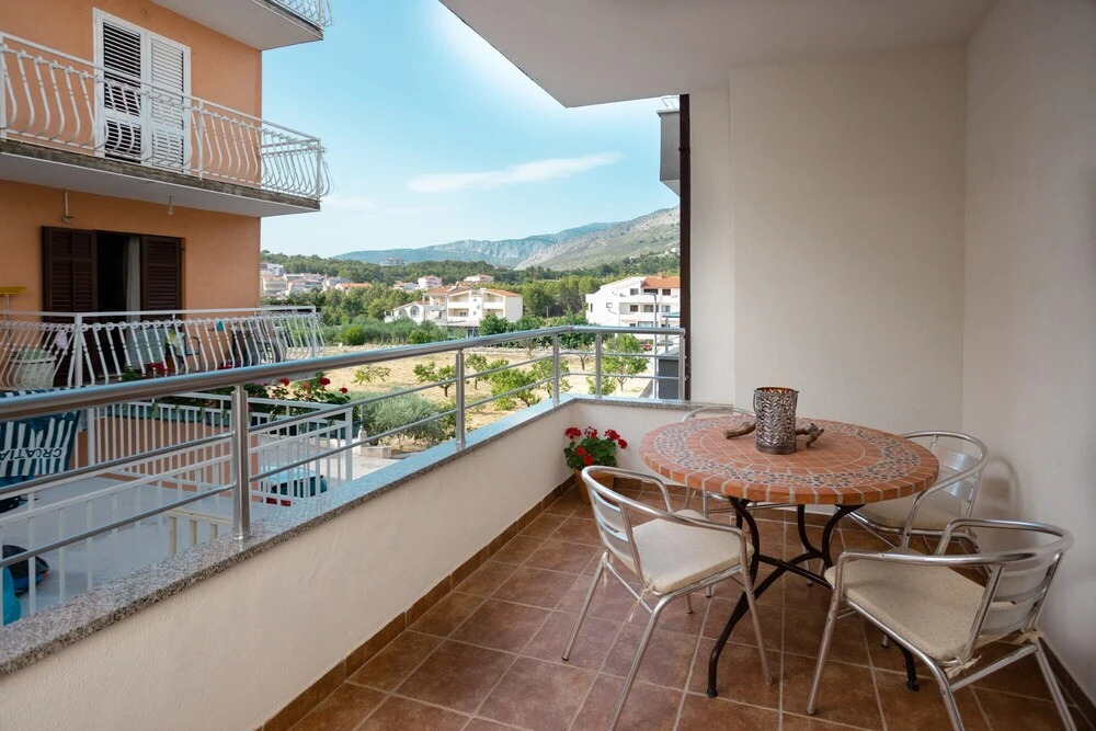 A1 - Modern Apartment With Balcony Near the Beach