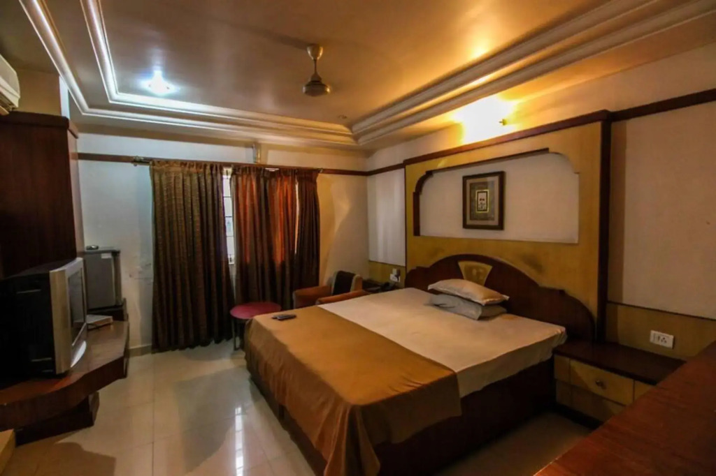 VR Royal Residency