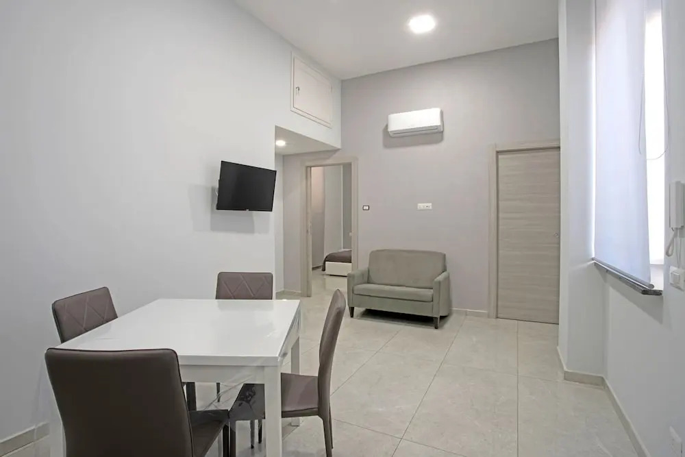 Giovis Apartments