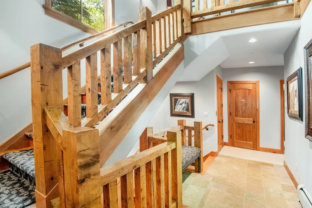 40 Goshawk 5 Bedroom Home by RedAwning