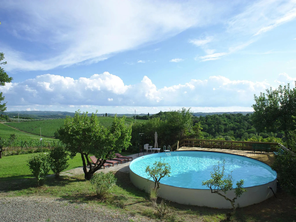 A part of a beautiful mansion with view of the Chianti Classico hills