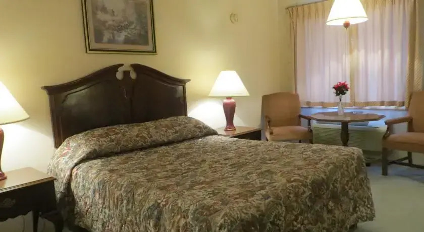 Churchills North Country Lodge LLC