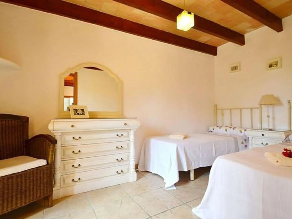 Mallorcan style house with pool and air conditioning 4 km from the sea