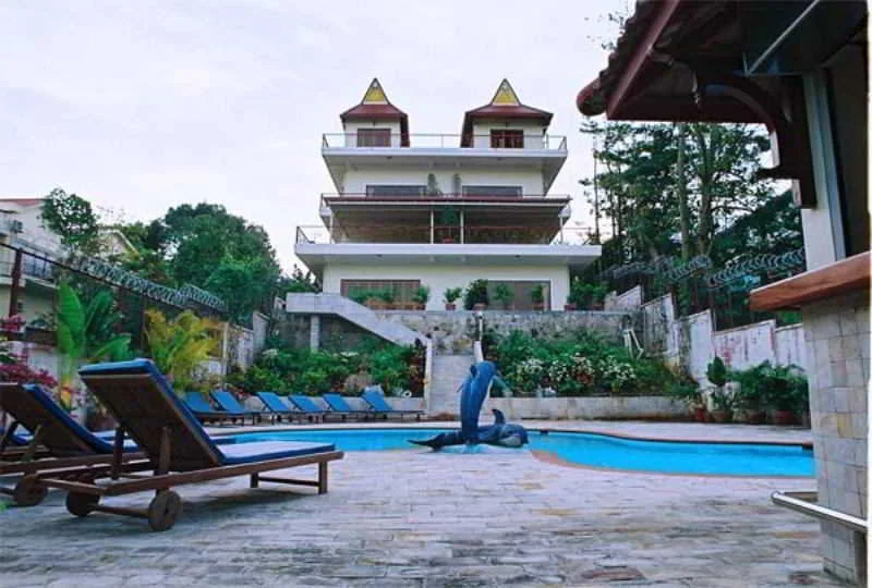 Golden Rooster Resort