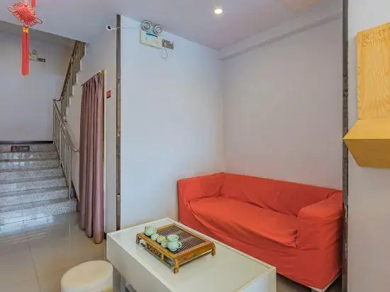 7 Days Superior Hotel (WUMART branch at Fengtai South Road Station)