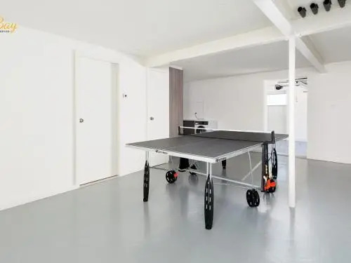 Luxury in Corlette - 4 Drungall Ave