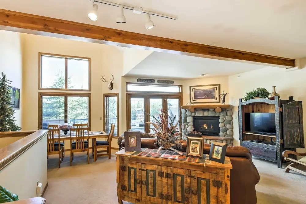 7 Mi to Skiing: Main St Frisco Condo w/ Balcony!